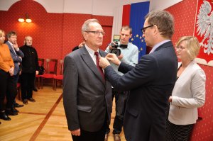 Uroczystość wręczenia Krzyży Wolności i Solidarności, Poznań 19 grudnia 2016. Na zdj. Jerzy Czapski