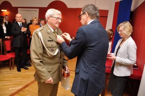 Uroczystość wręczenia Krzyży Wolności i Solidarności, Poznań 19 grudnia 2016. Na zdj. Włodzimierz Marciniak