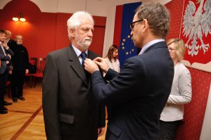 Uroczystość wręczenia Krzyży Wolności i Solidarności, Poznań 19 grudnia 2016. Na zdj. Krzysztof Szac